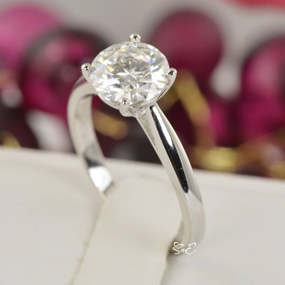 Certified 2 ct Engagement Moissanite Ring NEW - Picture 1 of 9